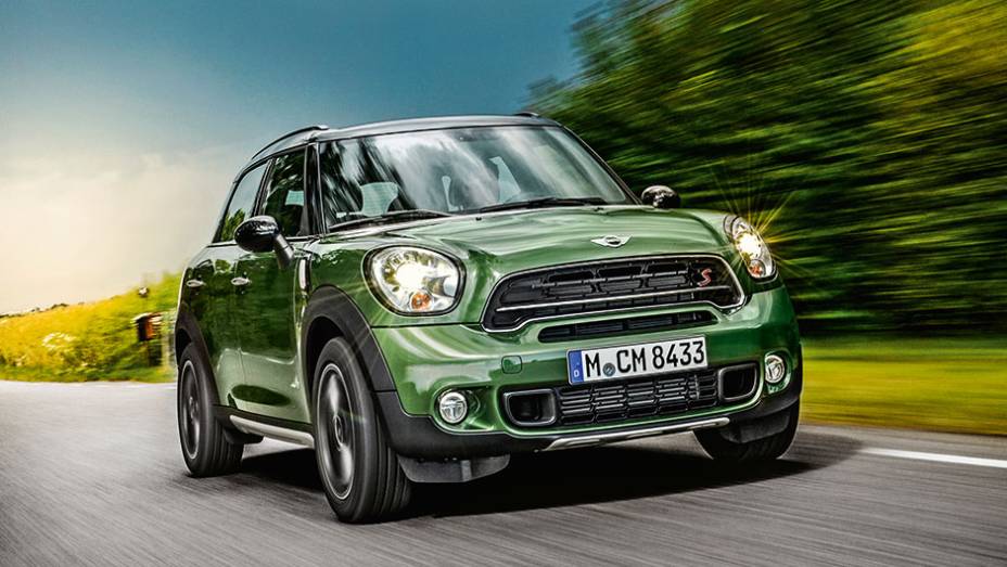 Frente chapada: DNA da Mini segue intocado | <a href="https://preprod.quatrorodas.abril.com.br/carros/impressoes/mini-countryman-822100.shtml" target="_blank" rel="migration">Leia mais</a>