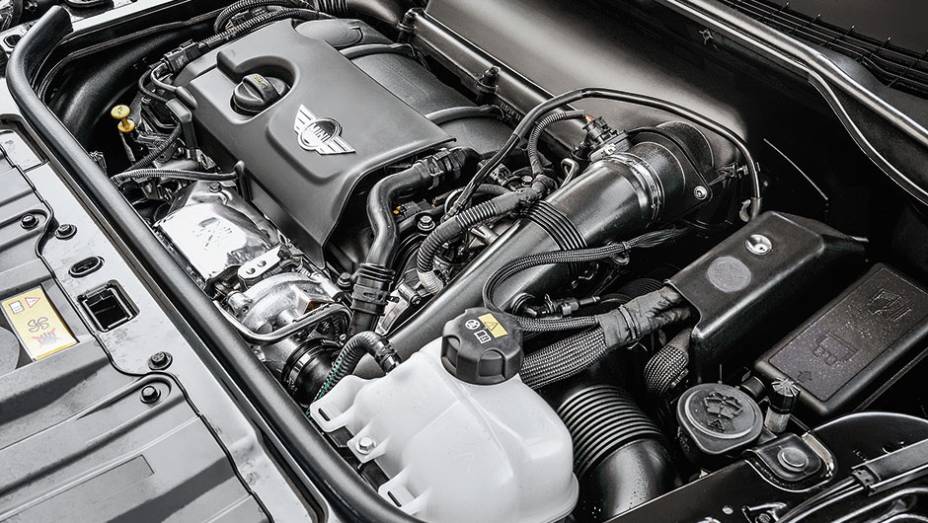 Motor 1.6: turbo, injeção direta e 190 cv | <a href="https://preprod.quatrorodas.abril.com.br/carros/impressoes/mini-countryman-822100.shtml" target="_blank" rel="migration">Leia mais</a>