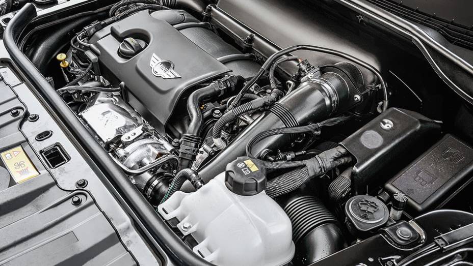 Motor 1.6: turbo, inje&ccedil;&atilde;o direta e 190 cv | <a href="https://preprod.quatrorodas.abril.com.br/carros/impressoes/mini-countryman-822100.shtml" target="_blank" rel="migration">Leia mais</a>