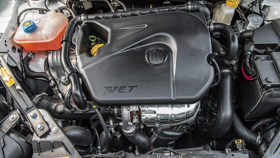 Motor 1.4 turbo oferece 152 cv de potência | <a href="https://preprod.quatrorodas.abril.com.br/carros/comparativos/comparativo-esportivos-841704.shtml" target="_blank" rel="migration">Leia mais</a>