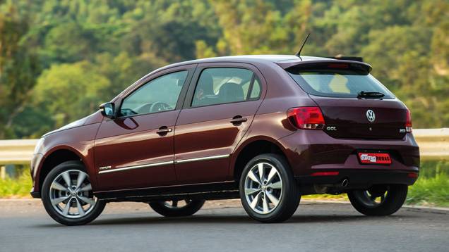 Desenho das rodas é uma das poucas diferenças do Gol Highline, cedido para avaliação | <a href="https://preprod.quatrorodas.abril.com.br/carros/comparativos/fiat-palio-x-vw-gol-841583.shtml" target="_blank" rel="migration">Leia mais</a> Desenho das rodas é uma das poucas diferenças do Gol Highline, cedido para avaliação | <a href="https://preprod.quatrorodas.abril.com.br/carros/comparativos/fiat-palio-x-vw-gol-841583.shtml" target="_blank" rel="migration">Leia mais</a>