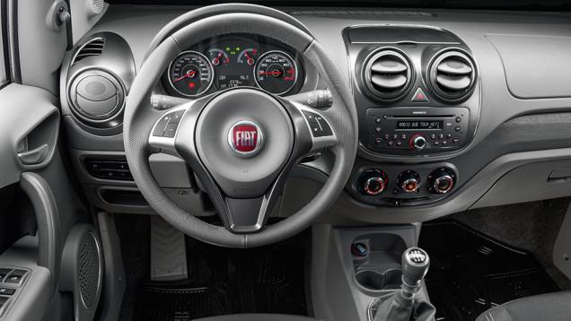 Painel é mais ousado, na medida em que mescla cores e texturas, mas há muitas rebarbas | <a href="https://preprod.quatrorodas.abril.com.br/carros/comparativos/fiat-palio-x-vw-gol-841583.shtml" target="_blank" rel="migration">Leia mais</a> Painel é mais ousado, na medida em que mescla cores e texturas, mas há muitas rebarbas | <a href="https://preprod.quatrorodas.abril.com.br/carros/comparativos/fiat-palio-x-vw-gol-841583.shtml" target="_blank" rel="migration">Leia mais</a>