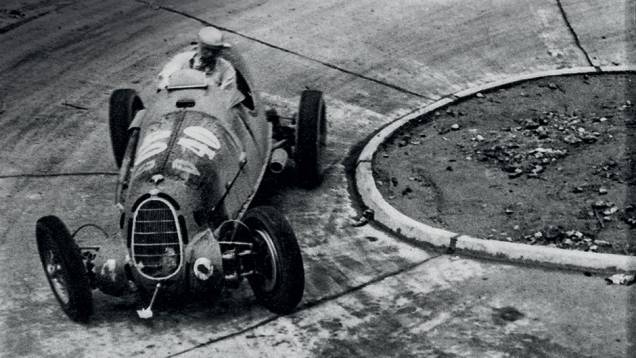 ... GP de Mônaco à carioca, o que atraía pilotos de fora, como Pintacuda, em 1937 | <a href="https://preprod.quatrorodas.abril.com.br/reportagens/geral/volta-origens-841803.shtml" target="_blank" rel="migration">Leia mais</a> ... GP de Mônaco à carioca, o que atraía pilotos de fora, como Pintacuda, em 1937 | <a href="https://preprod.quatrorodas.abril.com.br/reportagens/geral/volta-origens-841803.shtml" target="_blank" rel="migration">Leia mais</a>