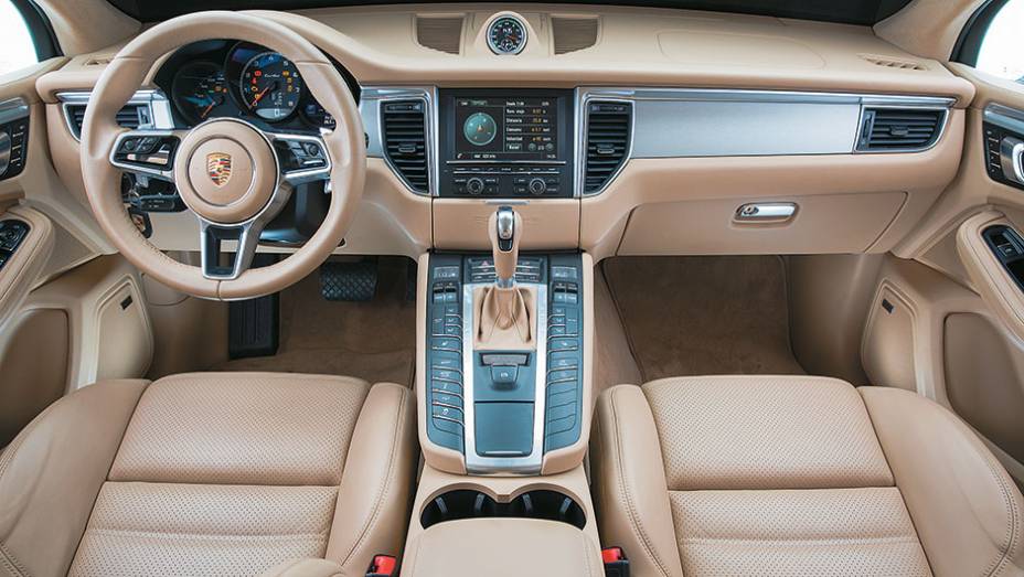 Quadro destaca o conta-giros | <a href="https://preprod.quatrorodas.abril.com.br/carros/testes/porsche-macan-turbo-849160.shtml" target="_blank" rel="migration">Leia mais</a> Quadro destaca o conta-giros | <a href="https://preprod.quatrorodas.abril.com.br/carros/testes/porsche-macan-turbo-849160.shtml" target="_blank" rel="migration">Leia mais</a>