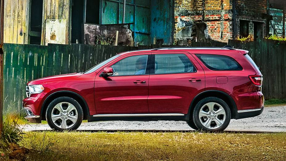 Durango leva sete e traz DVD para as crian&ccedil;as | <a href="https://preprod.quatrorodas.abril.com.br/carros/testes/dodge-durango-limited-857100.shtml" target="_blank" rel="migration">Leia mais</a>