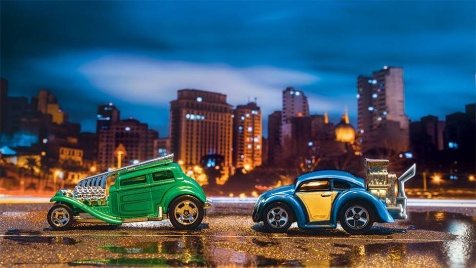 Straight Pipes (esq.) e Beetle, de 2010, t&ecirc;m motordesproporcional | <a href="https://preprod.quatrorodas.abril.com.br/reportagens/geral/carrinhos-todos-855183.shtml" target="_blank" rel="migration">Leia mais</a>