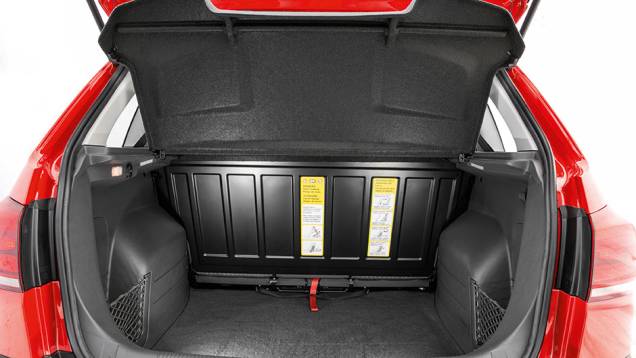 Comos bancosrebatidos,a capacidadede cargaaumenta para527 litros | <a href="https://preprod.quatrorodas.abril.com.br/carros/testes/vw-space-cross-866302.shtml" target="_blank" rel="migration">Leia mais</a> Comos bancosrebatidos,a capacidadede cargaaumenta para527 litros | <a href="https://preprod.quatrorodas.abril.com.br/carros/testes/vw-space-cross-866302.shtml" target="_blank" rel="migration">Leia mais</a>