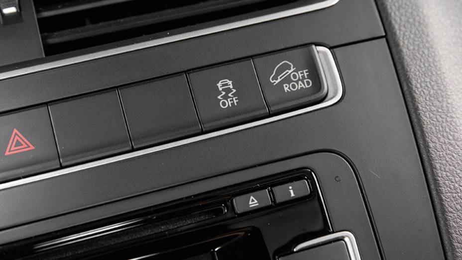 Fun&ccedil;&atilde;o ABS off-road &eacute; opcional. | <a href="https://preprod.quatrorodas.abril.com.br/carros/testes/vw-space-cross-866302.shtml" target="_blank" rel="migration">Leia mais</a>