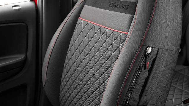 Bancos exclusivos, de série. | <a href="https://preprod.quatrorodas.abril.com.br/carros/testes/vw-space-cross-866302.shtml" target="_blank" rel="migration">Leia mais</a> Bancos exclusivos, de série. | <a href="https://preprod.quatrorodas.abril.com.br/carros/testes/vw-space-cross-866302.shtml" target="_blank" rel="migration">Leia mais</a>