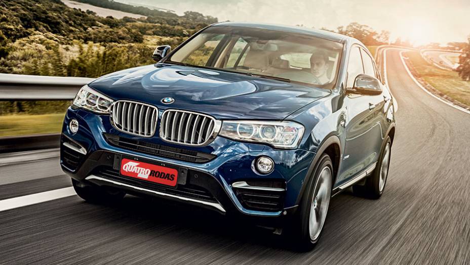 A frente é a mesma do BMW X3 | <a href="https://preprod.quatrorodas.abril.com.br/carros/testes/bmw-x4-866442.shtml" target="_blank" rel="migration">Leia mais</a>