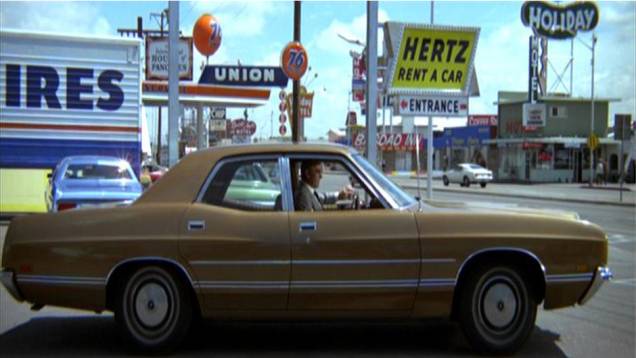 1971: Sean Connery se despede do personagem em "007 - Os diamantes são eternos", a bordo de um modelo que fez sucesso no Brasil: o Ford Galaxie. | <a href="%20https://preprod.quatrorodas.abril.com.br/blogs/planeta-carro/2012/11/07/licenca-para-acelerar/" rel="migration"></a> 1971: Sean Connery se despede do personagem em "007 - Os diamantes são eternos", a bordo de um modelo que fez sucesso no Brasil: o Ford Galaxie. | <a href="%20https://preprod.quatrorodas.abril.com.br/blogs/planeta-carro/2012/11/07/licenca-para-acelerar/" rel="migration"></a>