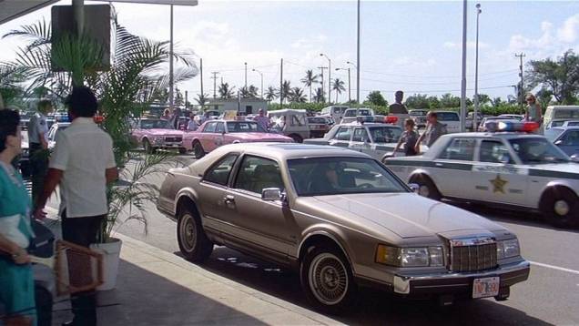 1989: Já em "007 - Permissão para matar", um modelo da Lincoln voltou a ganhar o coração de Bond, dessa vez um Mark VII. | <a href="%20https://preprod.quatrorodas.abril.com.br/blogs/planeta-carro/2012/11/07/licenca-para-acelerar/" rel="migration">Leia mais</a> 1989: Já em "007 - Permissão para matar", um modelo da Lincoln voltou a ganhar o coração de Bond, dessa vez um Mark VII. | <a href="%20https://preprod.quatrorodas.abril.com.br/blogs/planeta-carro/2012/11/07/licenca-para-acelerar/" rel="migration">Leia mais</a>