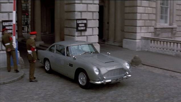 1997: Em "007 - O amanhã nunca morre", a receita foi mantida, com o reaproveitamento do Aston Martin DB5 . | <a href="%20https://preprod.quatrorodas.abril.com.br/blogs/planeta-carro/2012/11/07/licenca-para-acelerar/" rel="migration">Leia mais</a> 1997: Em "007 - O amanhã nunca morre", a receita foi mantida, com o reaproveitamento do Aston Martin DB5 . | <a href="%20https://preprod.quatrorodas.abril.com.br/blogs/planeta-carro/2012/11/07/licenca-para-acelerar/" rel="migration">Leia mais</a>