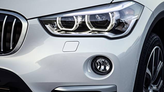 Luzes de LED e xenôn e para-choque repaginado na X1 2016 | <a href="https://preprod.quatrorodas.abril.com.br/noticias/fabricantes/bmw-lanca-x1-2016-872821.shtml" rel="migration">Leia mais</a> Luzes de LED e xenôn e para-choque repaginado na X1 2016 | <a href="https://preprod.quatrorodas.abril.com.br/noticias/fabricantes/bmw-lanca-x1-2016-872821.shtml" rel="migration">Leia mais</a>