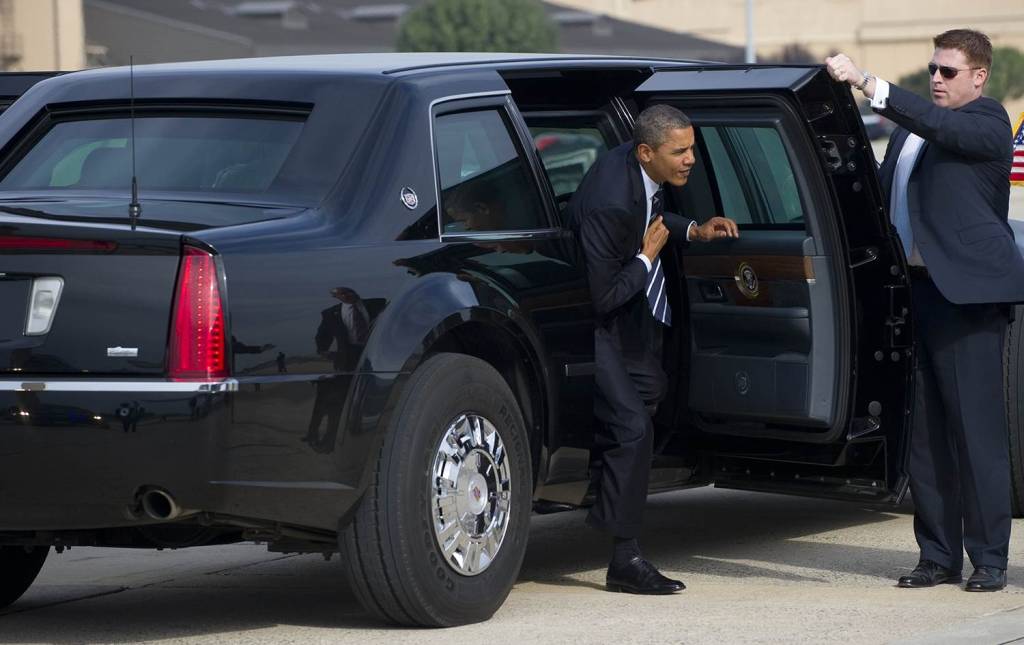 Cadillac One "The Beast" O presidente Obama e sua limousine. Repare na espessura da porta blindada!