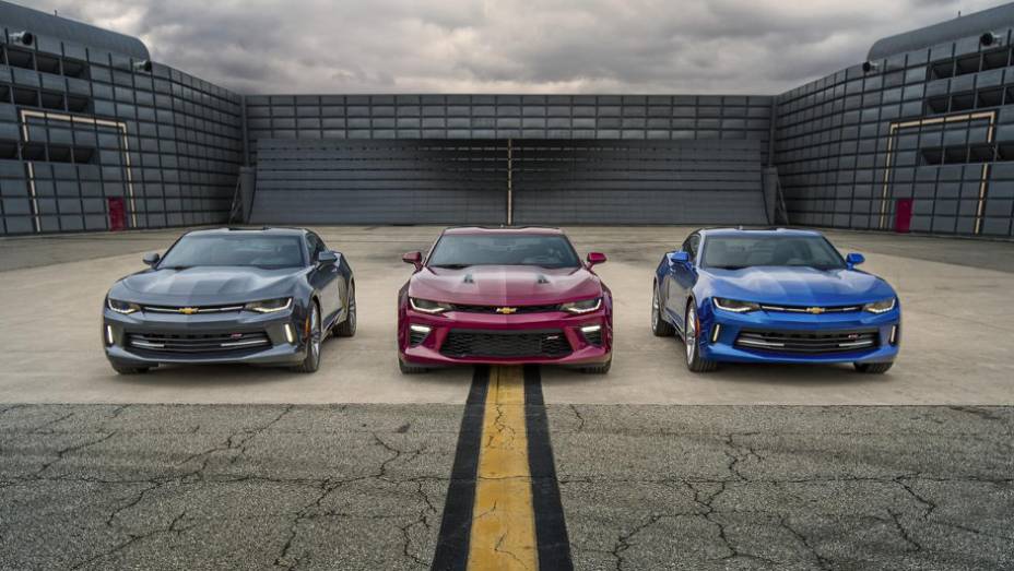 Sexta geração passou por 350h de testes no túnel de vento, e tem 70% dos componentes exclusivos | <a href="https://preprod.quatrorodas.abril.com.br/noticias/fabricantes/chevrolet-mostra-camaro-2016-865740.shtml" rel="migration">Leia mais</a>