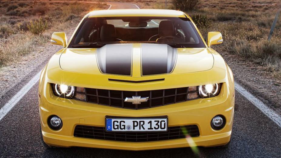 Os europeus poderão comprá-lo somente com o motor 6.2 V8 | <a href="https://preprod.quatrorodas.abril.com.br/noticias/chevrolet-camaro-chega-europa-305036_p.shtml" rel="migration">Leia mais</a>