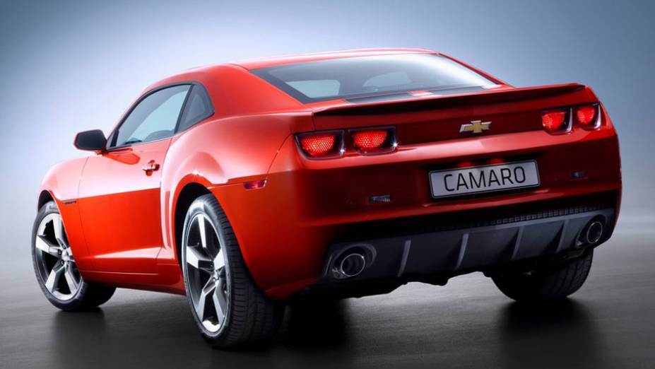 <a href="https://preprod.quatrorodas.abril.com.br/noticias/chevrolet-camaro-chega-europa-305036_p.shtml" rel="migration">Leia mais</a>