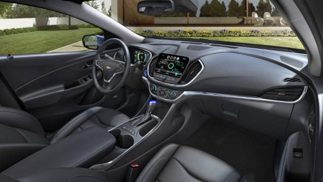 Nova configuração da cabine com bancos maiores e acolchoados oferece espaço para quatro pessoas | <a href="https://preprod.quatrorodas.abril.com.br/noticias/saloes/detroit-2015/chevrolet-mostra-volt-2016-salao-detroit-824360.shtml" rel="migration">Leia mais</a> Nova configuração da cabine com bancos maiores e acolchoados oferece espaço para quatro pessoas | <a href="https://preprod.quatrorodas.abril.com.br/noticias/saloes/detroit-2015/chevrolet-mostra-volt-2016-salao-detroit-824360.shtml" rel="migration">Leia mais</a>