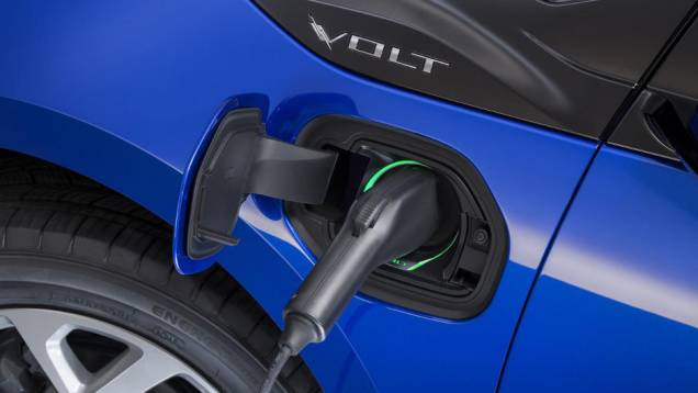 Híbrido conta com motor 1.5 de quatro cilindros e entrega 149 cv na potência combinada | <a href="https://preprod.quatrorodas.abril.com.br/noticias/saloes/detroit-2015/chevrolet-mostra-volt-2016-salao-detroit-824360.shtml" rel="migration">Leia mais</a> Híbrido conta com motor 1.5 de quatro cilindros e entrega 149 cv na potência combinada | <a href="https://preprod.quatrorodas.abril.com.br/noticias/saloes/detroit-2015/chevrolet-mostra-volt-2016-salao-detroit-824360.shtml" rel="migration">Leia mais</a>