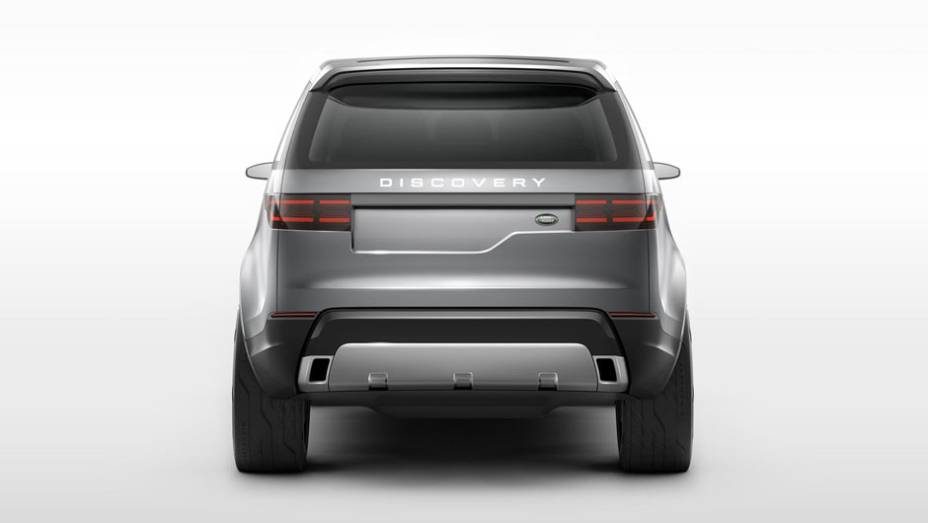 Traseira inspirada no Evoque tem mudanças profundas | <a href="https://preprod.quatrorodas.abril.com.br/noticias/fabricantes/land-rover-lanca-conceito-discovery-vision-779837.shtml" rel="migration">Leia mais</a>