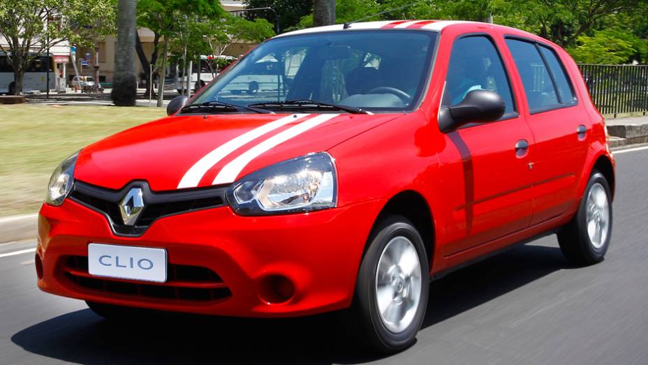 Renault Clio: consumo urbano (A): 9,5 km/l | consumo rodoviário (A): 10,7 km/l | urbano (G): 14,3 km/l | rodoviário (G): 15,8 km/l | <a href="%20https://preprod.quatrorodas.abril.com.br/noticias/fabricantes/inmetro-divulga-carros-mais-economicos-ou-beberroes-2" rel="migration"></a>