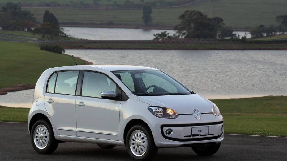 Volkswagen Up! obteve consumo urbano de 9,1 km/l com etanol e 13,2 km/l com gasolina. Em percurso rodoviário, os números sobem para 9,9 km/l e 14,3 km/l | <a href="%20https://preprod.quatrorodas.abril.com.br/noticias/fabricantes/inmetro-divulga-carros-mais-economico" rel="migration"></a>