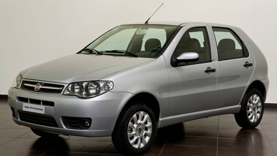 Fiat Palio Fire: consumo urbano (A): 8.0 km/l | consumo rodoviário (A): 10,1 km/l | urbano (G): 12,2 km/l | rodoviário (G): 15,4 km/l | <a href="%20https://preprod.quatrorodas.abril.com.br/noticias/fabricantes/inmetro-divulga-carros-mais-economicos-ou-beberroe" rel="migration"></a>