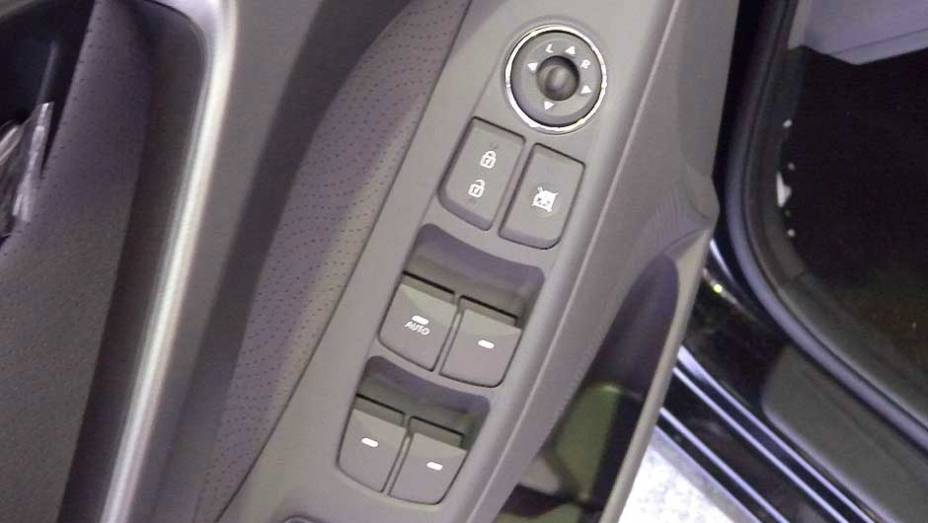 Hyundai Elantra | <a href="https://preprod.quatrorodas.abril.com.br/noticias/veloster-elantra-ja-estao-venda-concessionarias-hyundai-303518_p.shtml" rel="migration">Leia mais</a>