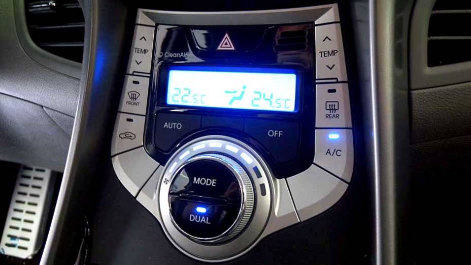 Hyundai Elantra | <a href="https://preprod.quatrorodas.abril.com.br/noticias/veloster-elantra-ja-estao-venda-concessionarias-hyundai-303518_p.shtml" rel="migration">Leia mais</a>