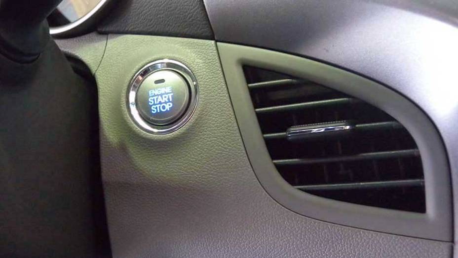 Hyundai Elantra | <a href="https://preprod.quatrorodas.abril.com.br/noticias/veloster-elantra-ja-estao-venda-concessionarias-hyundai-303518_p.shtml" rel="migration">Leia mais</a>
