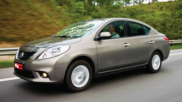 Nissan Versa: 3,5/5 | <a href="https://preprod.quatrorodas.abril.com.br/noticias/carros-mais-menos-resistentes-alagamentos-731244.shtml" rel="migration">Leia mais</a> Nissan Versa: 3,5/5 | <a href="https://preprod.quatrorodas.abril.com.br/noticias/carros-mais-menos-resistentes-alagamentos-731244.shtml" rel="migration">Leia mais</a>
