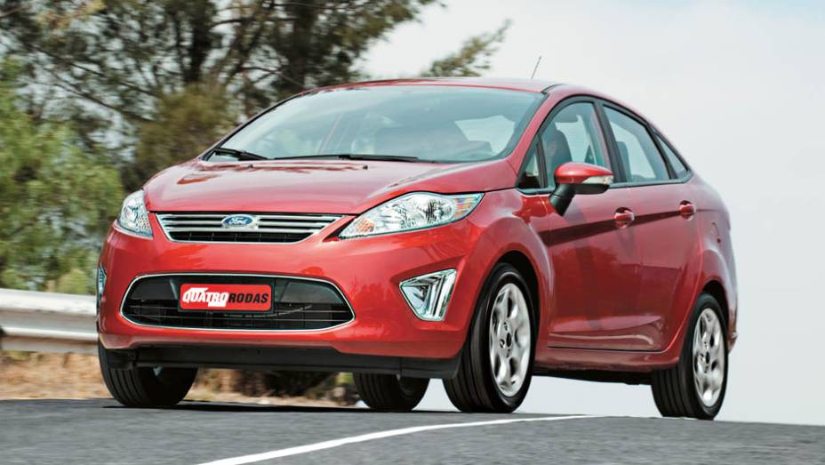 Ford New Fiesta: 3,5/5 | <a href="https://preprod.quatrorodas.abril.com.br/noticias/carros-mais-menos-resistentes-alagamentos-731244.shtml" rel="migration">Leia mais</a>