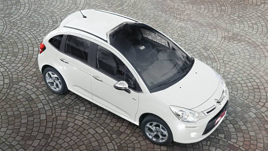 Novo Citroën C3: 3,5/5 | <a href="https://preprod.quatrorodas.abril.com.br/noticias/carros-mais-menos-resistentes-alagamentos-731244.shtml" rel="migration">Leia mais</a>