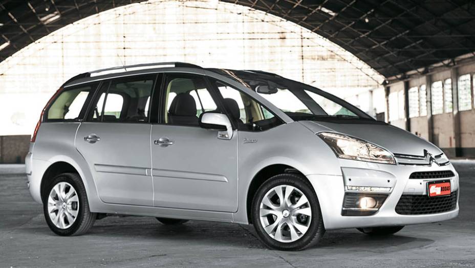 Citroën C4 Picasso | <a href="https://preprod.quatrorodas.abril.com.br/noticias/carros-mais-menos-resistentes-alagamentos-731244.shtml" rel="migration">Leia mais</a>