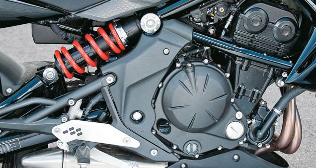Motor twin em linha de 650 cc: 72,1 cv Motor twin em linha de 650 cc: 72,1 cv