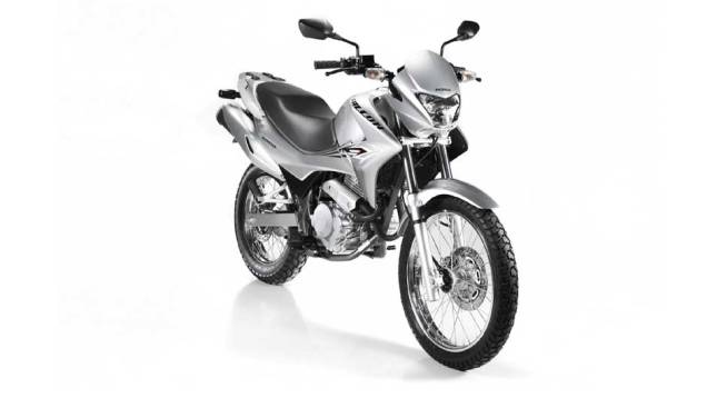 Se o valor é salgado, pelo menos a Falcon não encontra concorrentes em sua categoria | <a href="https://preprod.quatrorodas.abril.com.br/moto/noticias/falcon-400-esta-volta-691979.shtml" target="_blank" rel="migration">Leia mais</a> Se o valor é salgado, pelo menos a Falcon não encontra concorrentes em sua categoria | <a href="https://preprod.quatrorodas.abril.com.br/moto/noticias/falcon-400-esta-volta-691979.shtml" target="_blank" rel="migration">Leia mais</a>