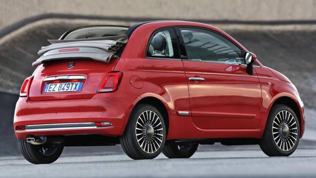 Nos motores são três opções entre 70 cv e 105 cv disponíveis no lançamento. Outras virão depois. | <a href="https://preprod.quatrorodas.abril.com.br/noticias/fabricantes/fiat-500-reestilizado-revelado-884160.shtml" target="_blank" rel="migration">Leia mais</a> Nos motores são três opções entre 70 cv e 105 cv disponíveis no lançamento. Outras virão depois. | <a href="https://preprod.quatrorodas.abril.com.br/noticias/fabricantes/fiat-500-reestilizado-revelado-884160.shtml" target="_blank" rel="migration">Leia mais</a>