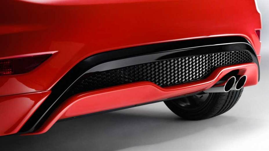 Modelo acelera de 0 a 100 km/h em menos de 7 segundos Modelo acelera de 0 a 100 km/h em menos de 7 segundos