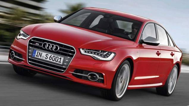 Esportivo é equipado com motor 4.0 TFSI V8 Esportivo é equipado com motor 4.0 TFSI V8