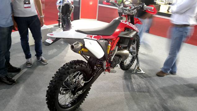 Chassi tem quadro perimetral em tubos | <a href="https://preprod.quatrorodas.abril.com.br/moto/noticias/gas-gas-apresenta-novas-versoes-ec-642363.shtml" rel="migration">Leia mais</a> Chassi tem quadro perimetral em tubos | <a href="https://preprod.quatrorodas.abril.com.br/moto/noticias/gas-gas-apresenta-novas-versoes-ec-642363.shtml" rel="migration">Leia mais</a>