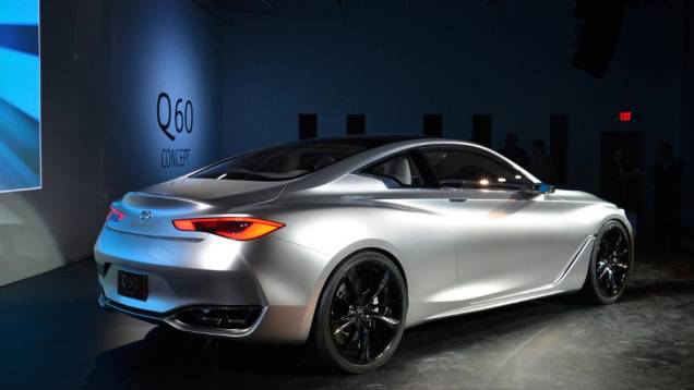 Conceito mescla características do Q80, como o teto mais baixo, e do Q50 Eau Rouge, tubos de escape | <a href="https://preprod.quatrorodas.abril.com.br/noticias/saloes/detroit-2015/infiniti-revela-q60-concept-detroit-824520.shtml" rel="migration">Leia mais</a> Conceito mescla características do Q80, como o teto mais baixo, e do Q50 Eau Rouge, tubos de escape | <a href="https://preprod.quatrorodas.abril.com.br/noticias/saloes/detroit-2015/infiniti-revela-q60-concept-detroit-824520.shtml" rel="migration">Leia mais</a>