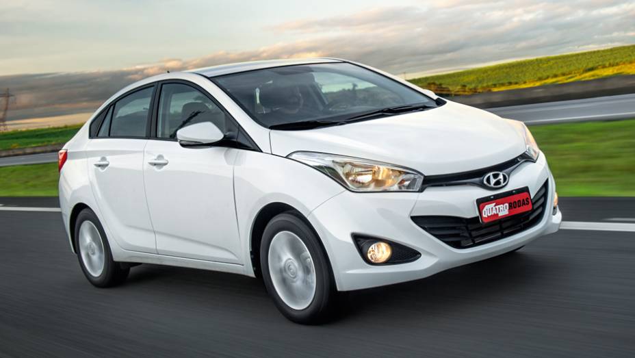 Médios: Hyundai HB20S 1.0 12V Flex - 9,2 km/l etanol - 13,2 km/l gasolina | <a href="https://preprod.quatrorodas.abril.com.br/noticias/mercado/inmetro-divulga-ranking-2015-programa-etiquetagem-veicular-827512.shtml" rel="migration">Leia mais</a>