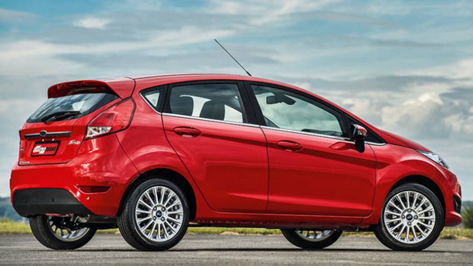 Compactos: Ford New Fiesta 1.6 16V Flex - 8,7 km/l etanol - 12,7 km/l gasolina | <a href="https://preprod.quatrorodas.abril.com.br/noticias/mercado/inmetro-divulga-ranking-2015-programa-etiquetagem-veicular-827512.shtml" rel="migration">Leia mais</a>