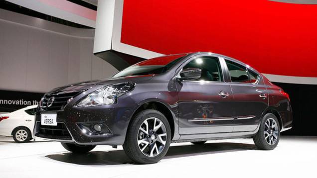 Médios: Nissan New Versa 1.0 12V Flex - 9,3 km etanol - 15,2 km/l gasolina | <a href="https://preprod.quatrorodas.abril.com.br/noticias/mercado/inmetro-divulga-ranking-2015-programa-etiquetagem-veicular-827512.shtml" rel="migration">Leia mais</a> Médios: Nissan New Versa 1.0 12V Flex - 9,3 km etanol - 15,2 km/l gasolina | <a href="https://preprod.quatrorodas.abril.com.br/noticias/mercado/inmetro-divulga-ranking-2015-programa-etiquetagem-veicular-827512.shtml" rel="migration">Leia mais</a>