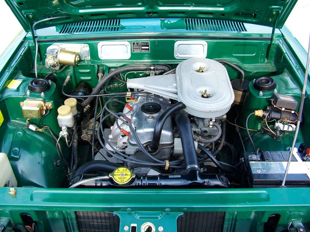 Mitsubishi Lancer 1600 GSR O motor 1.6 esportivo era o mais bravo, com 100 cv