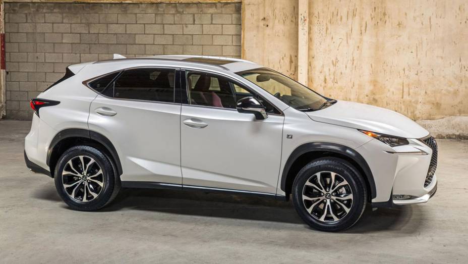 Lexus NX 2015 200t | <a href="https://preprod.quatrorodas.abril.com.br/noticias/saloes/pequim-2014/lexus-revela-crossover-nx-2015-pequim-780341.shtml" rel="migration">Leia mais</a>