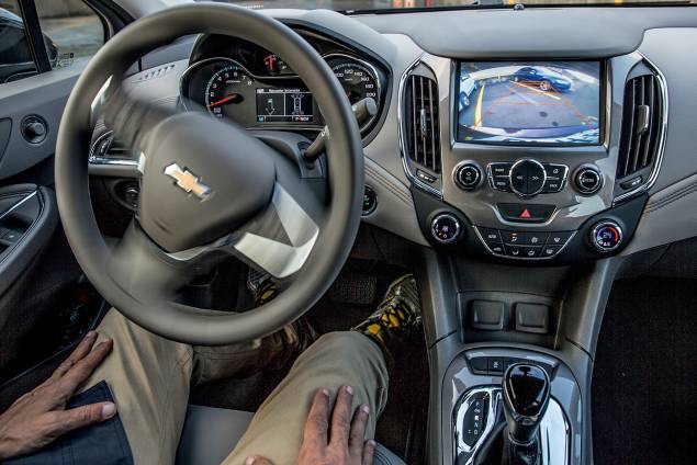 É preciso ter cuidado com o giro autônomo do volante É preciso ter cuidado com o giro autônomo do volante