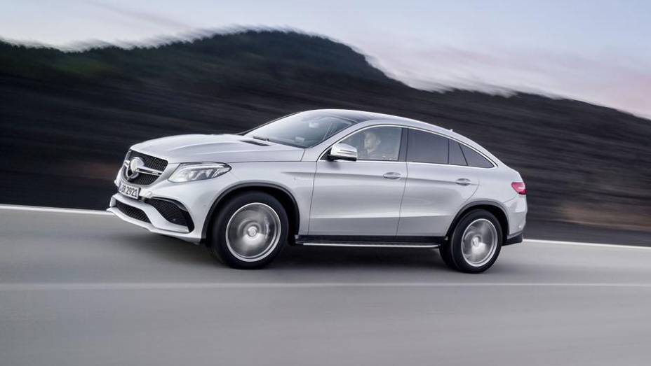 Modelo tem como principal rival o BMW X6 M | <a href="https://preprod.quatrorodas.abril.com.br/noticias/saloes/detroit-2015/mercedes-amg-gle63-s-coupe-revelada-oficialmente-detroit-824420.shtml" rel="migration">Leia mais</a> Modelo tem como principal rival o BMW X6 M | <a href="https://preprod.quatrorodas.abril.com.br/noticias/saloes/detroit-2015/mercedes-amg-gle63-s-coupe-revelada-oficialmente-detroit-824420.shtml" rel="migration">Leia mais</a>