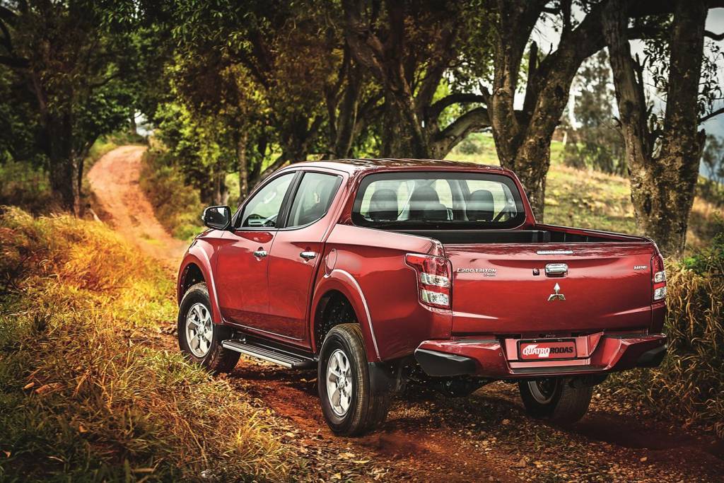 mitsubishi-l200-triton-sport-2017-8 mitsubishi-l200-triton-sport-2017-8